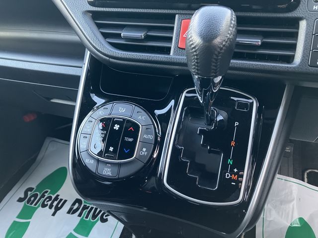 TOYOTA VOXY 4WD 2021 Image 31