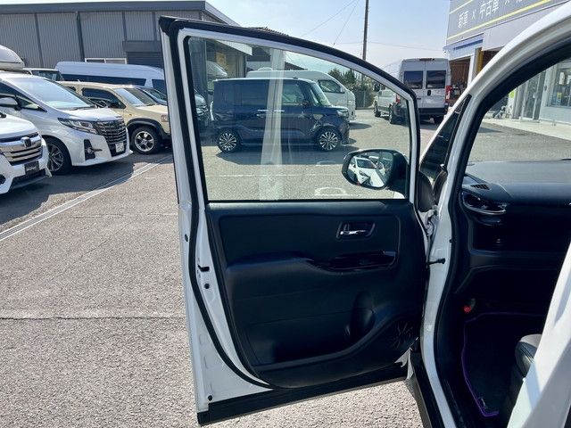 TOYOTA VOXY 2020 Image 31