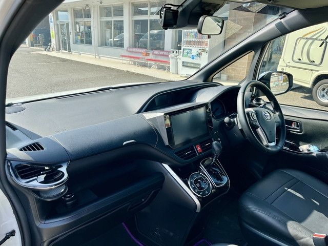 TOYOTA VOXY 2020 Image 31