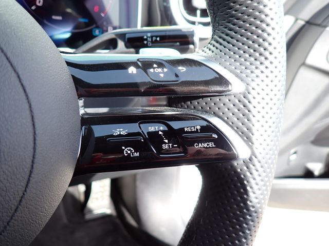 MERCEDES BENZ C CLAS 2023 Image 31