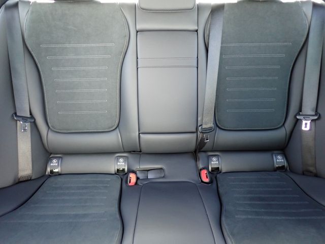 MERCEDES BENZ C CLAS 2023 Image 31