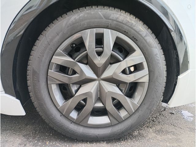 TOYOTA PRIUS 4WD 2024 Image 31