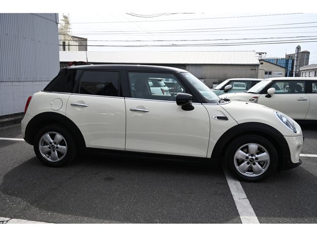 BMW MINI COOPER 5DOOR 2021 Image 31