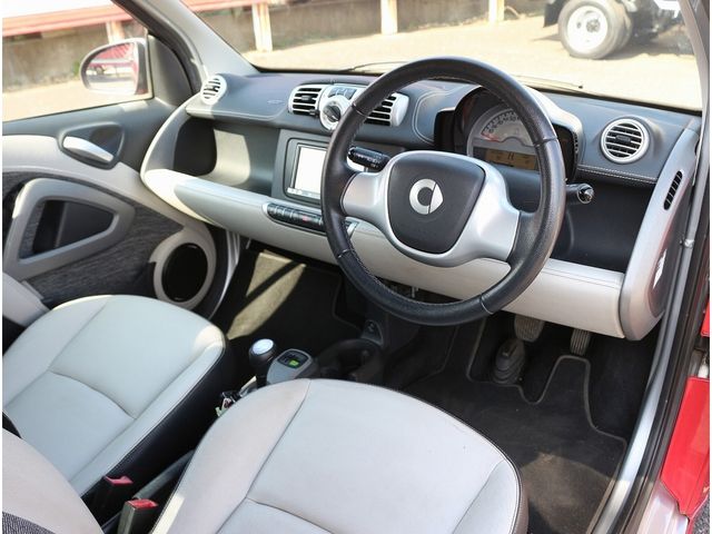 MCC SMART FORTWO COUPE 2013 Image 31