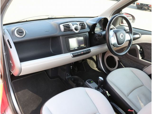 MCC SMART FORTWO COUPE 2013 Image 31