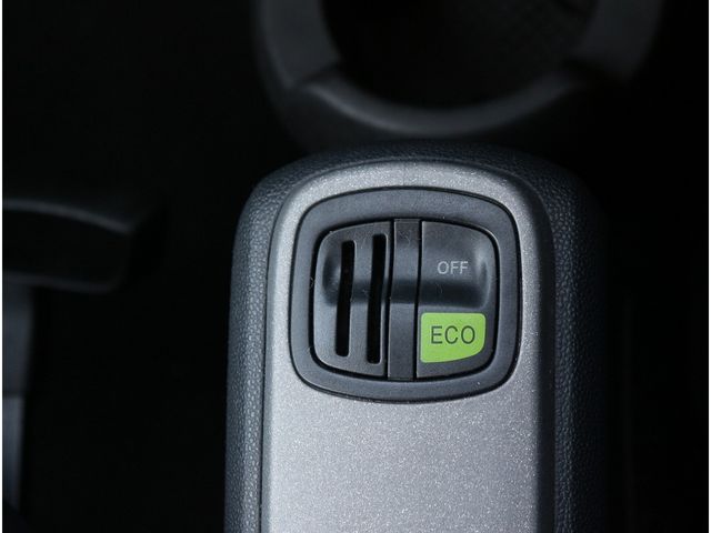 MCC SMART FORTWO COUPE 2013 Image 31