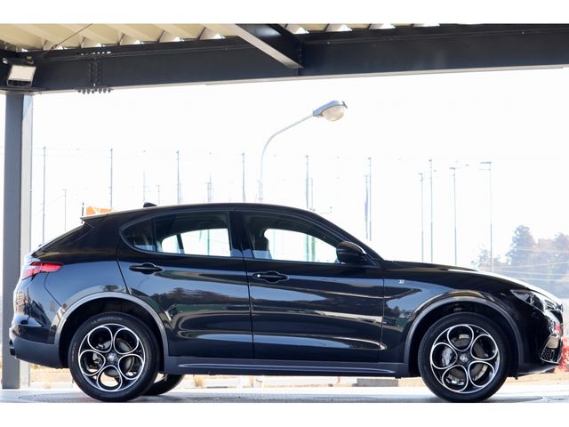ALFAROMEO STELVIO 2022 Image 31
