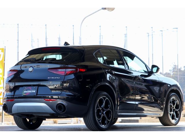 ALFAROMEO STELVIO 2022 Image 31