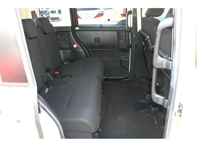 TOYOTA TANK 2018 Image 31