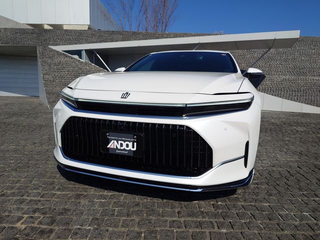 TOYOTA CROWN SEDAN HYBRID 2025 Image 31