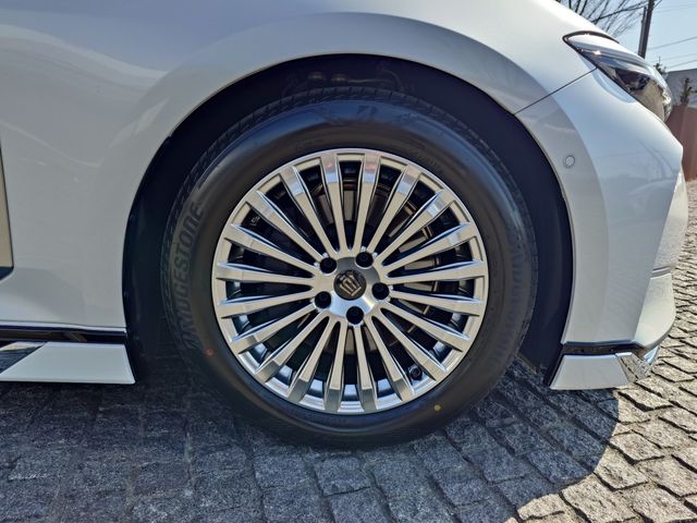 TOYOTA CROWN SEDAN HYBRID 2025 Image 31