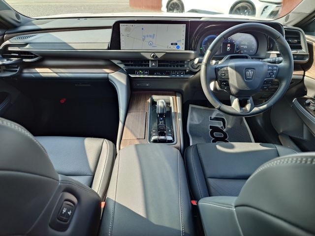 TOYOTA CROWN SEDAN HYBRID 2025 Image 31