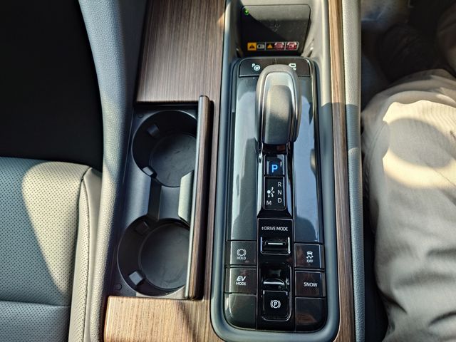 TOYOTA CROWN SEDAN HYBRID 2025 Image 31