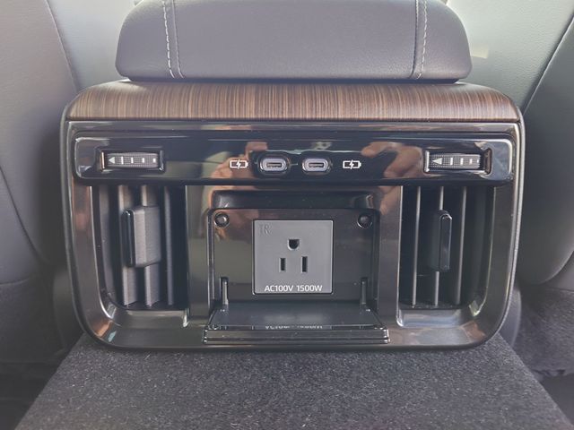 TOYOTA CROWN SEDAN HYBRID 2025 Image 31