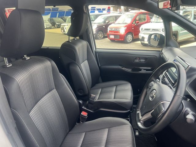 TOYOTA VOXY 2020 Image 31