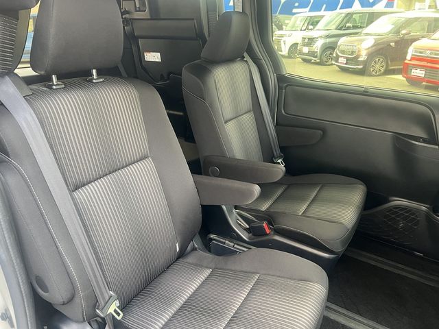 TOYOTA VOXY 2020 Image 31