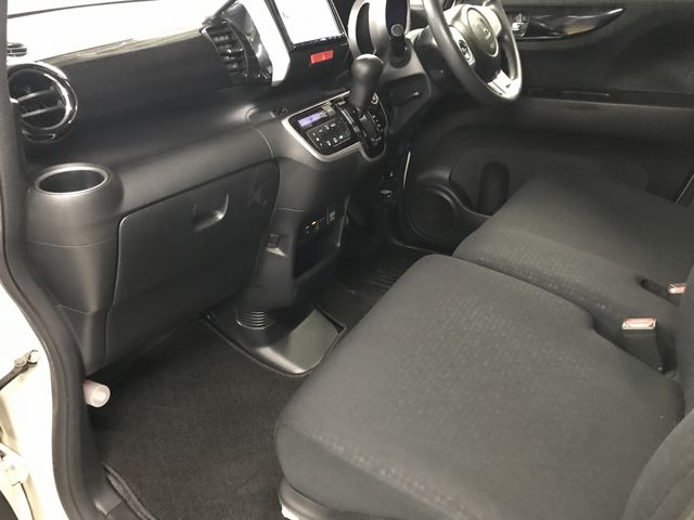 HONDA N BOX CUSTOM 2016 Image 31