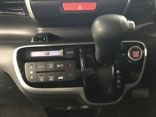 HONDA N BOX CUSTOM 2016 Image 31