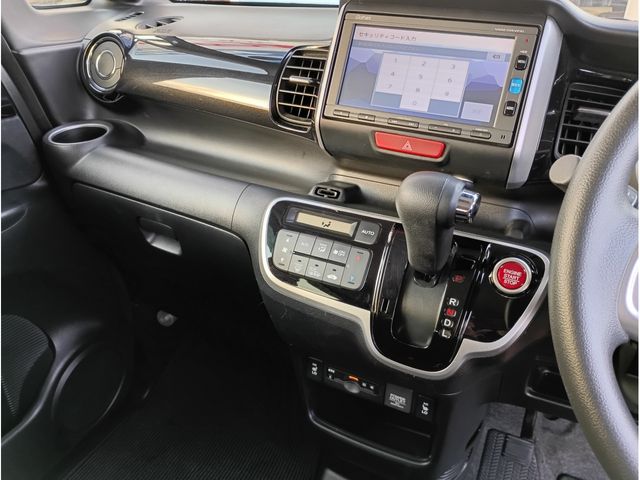 HONDA N BOX CUSTOM 2017 Image 31