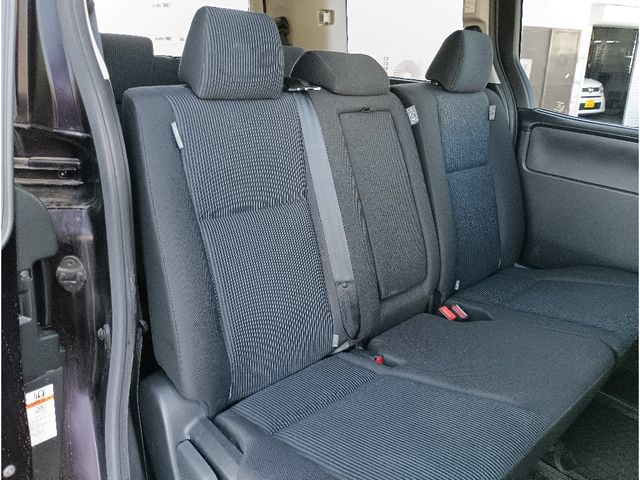 TOYOTA NOAH 2020 Image 31