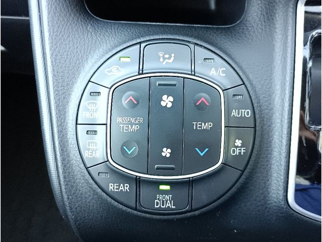 TOYOTA NOAH 2020 Image 31