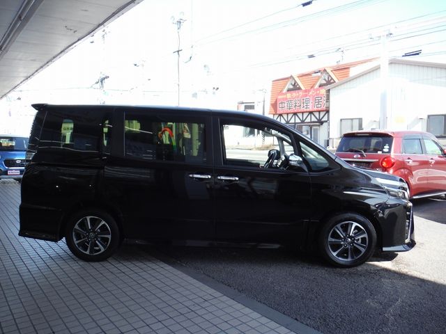 TOYOTA VOXY 2021 Image 31