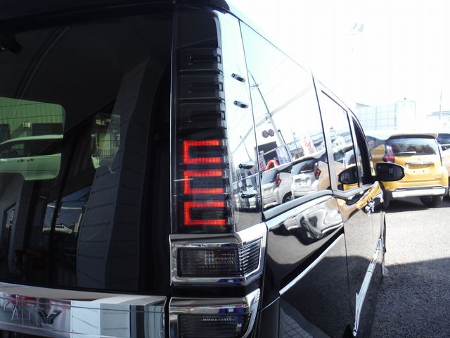 TOYOTA VOXY 2021 Image 31