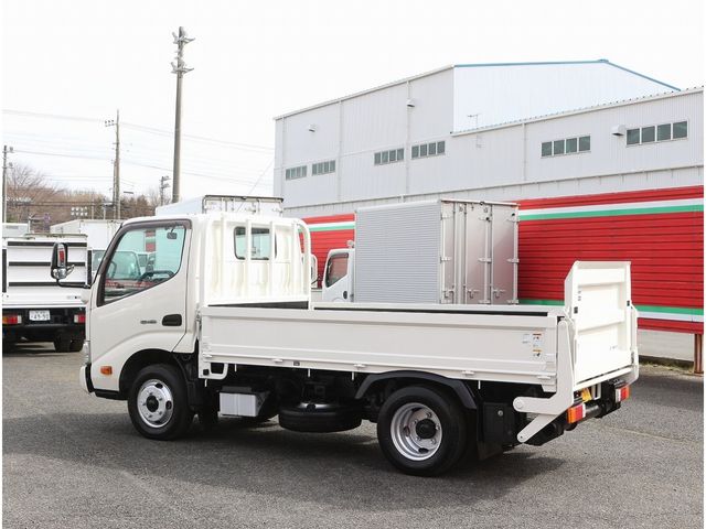 HINO DUTRO 2017 Image 31