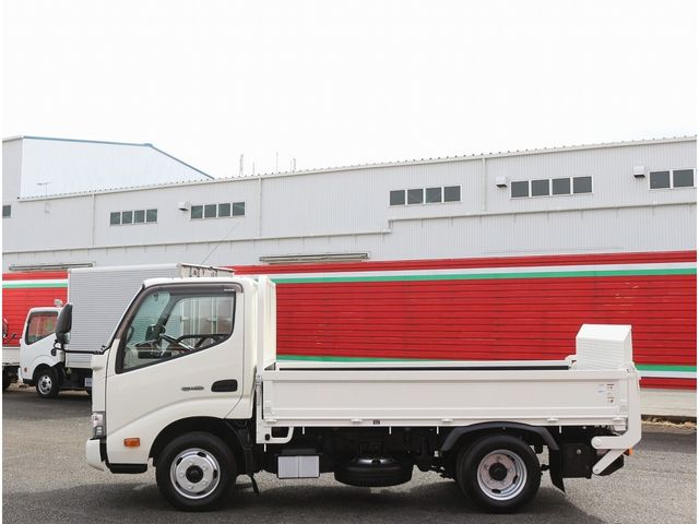 HINO DUTRO 2017 Image 31