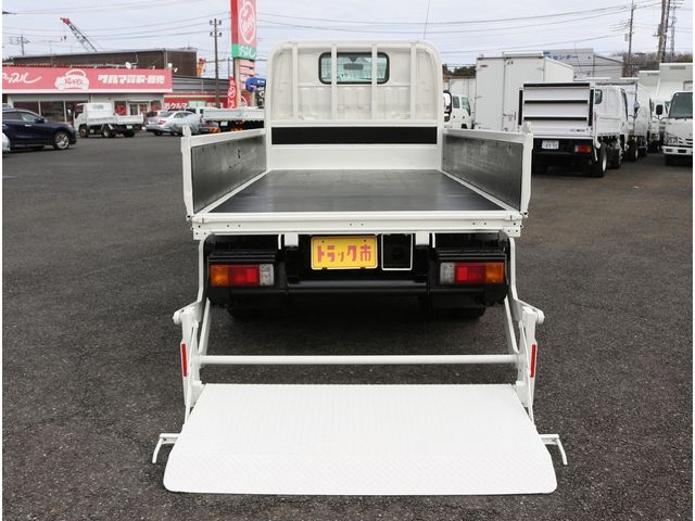 HINO DUTRO 2017 Image 31