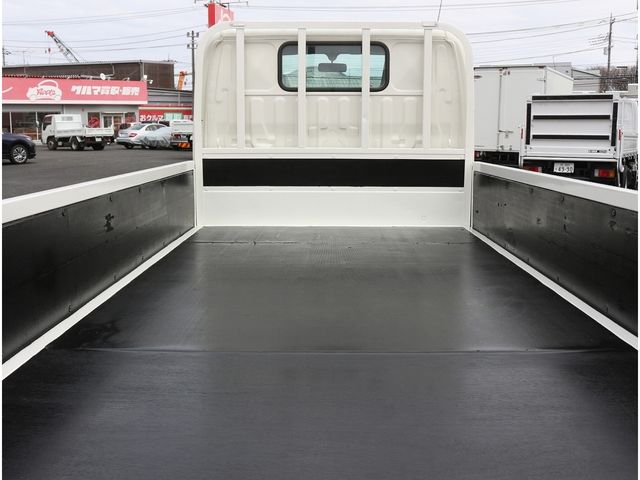 HINO DUTRO 2017 Image 31