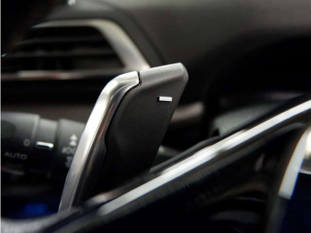 PEUGEOT 5008 2018 Image 31