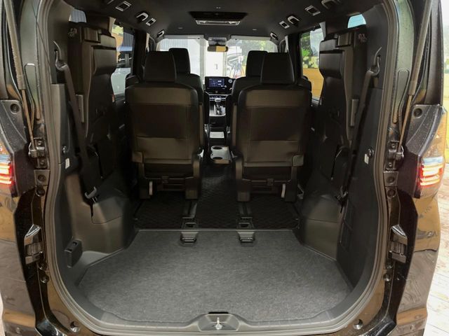 TOYOTA VOXY HYBRID 2023 Image 31