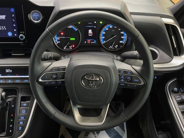 TOYOTA VOXY HYBRID 2023 Image 31