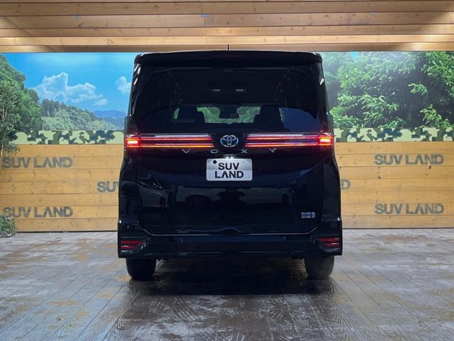 TOYOTA VOXY HYBRID 2023 Image 31