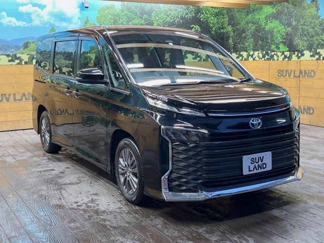 TOYOTA VOXY HYBRID 2023 Image 31