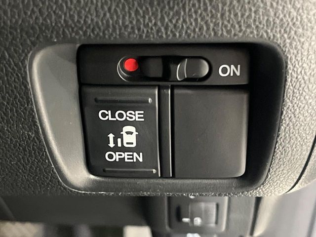 HONDA N BOX 2017 Image 31