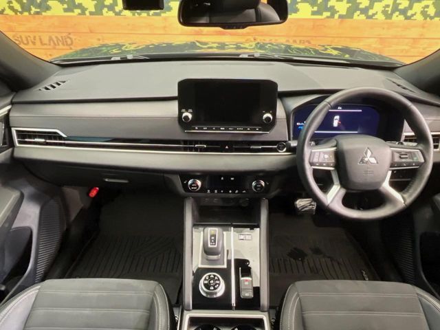 MITSUBISHI OUTLANDER PHEV 2023 Image 31