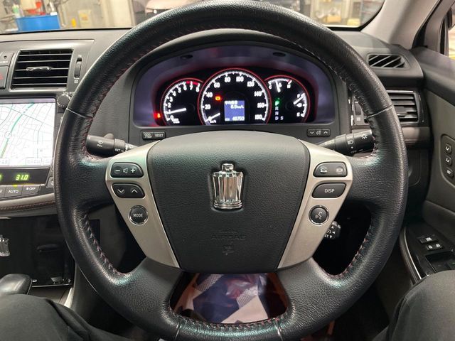 TOYOTA CROWN SEDAN 2011 Image 31