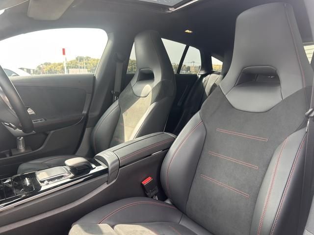 MERCEDES BENZ CLA SH 2023 Image 31