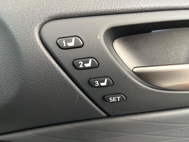 TOYOTA LEXUS IS300H 2021 Image 31