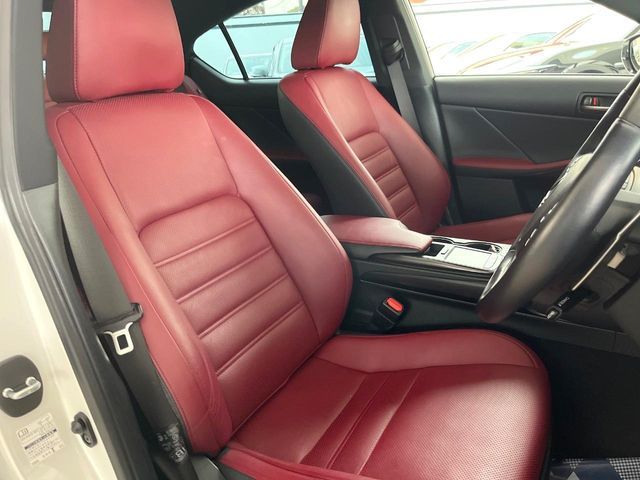 TOYOTA LEXUS IS300H 2021 Image 31