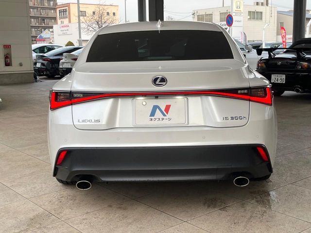 TOYOTA LEXUS IS300H 2021 Image 31