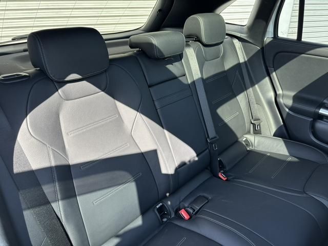 MERCEDES BENZ EQA 2021 Image 31