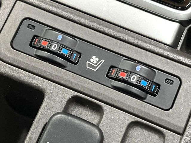 TOYOTA LANDCRUISER PRADO 2023 Image 31