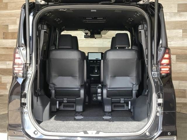 TOYOTA VOXY HYBRID 2023 Image 31