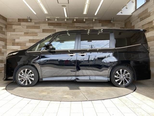 TOYOTA VOXY HYBRID 2023 Image 31