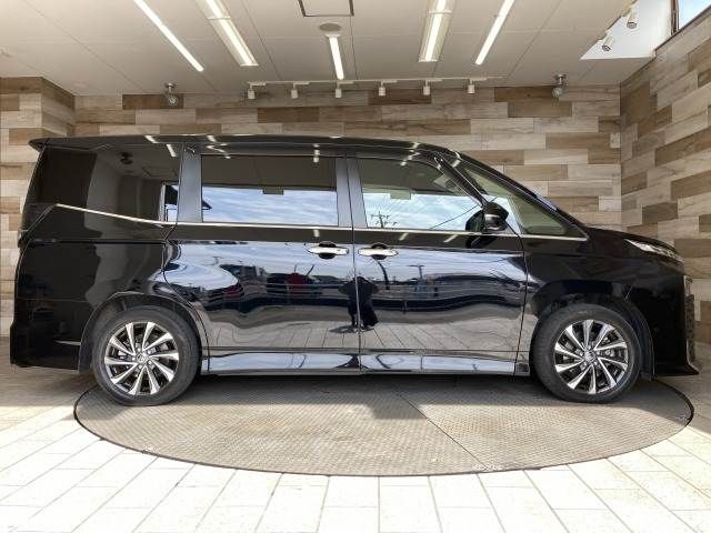 TOYOTA VOXY HYBRID 2023 Image 31