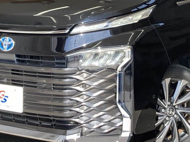 TOYOTA VOXY HYBRID 2023 Image 31