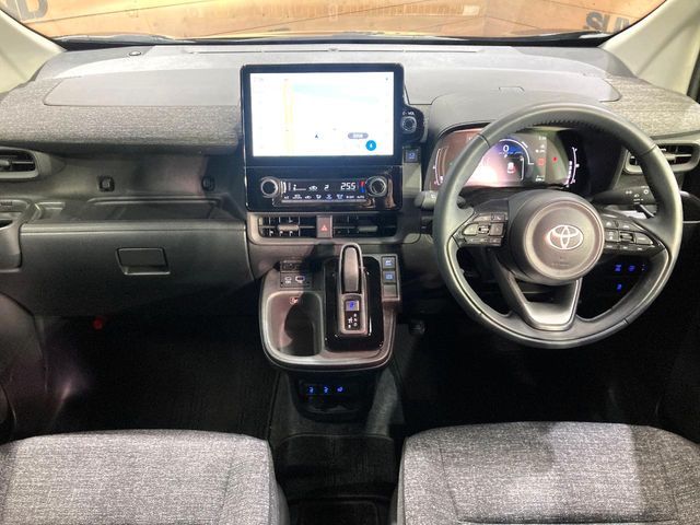 TOYOTA SIENTA HYBRID 2025 Image 31